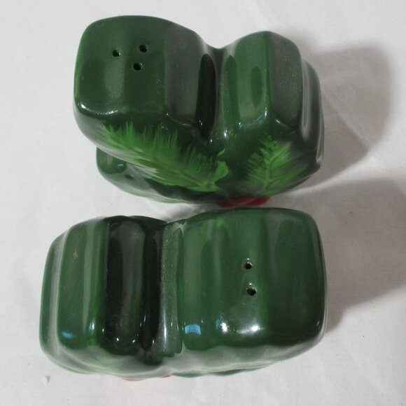 Holly Berry Leaf Christmas Holiday S & P Salt and Pepper Shakers - Picture 6 of 13